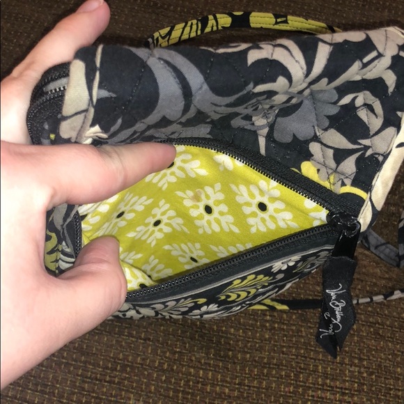 Vera Bradley crossbody - Picture 2 of 8